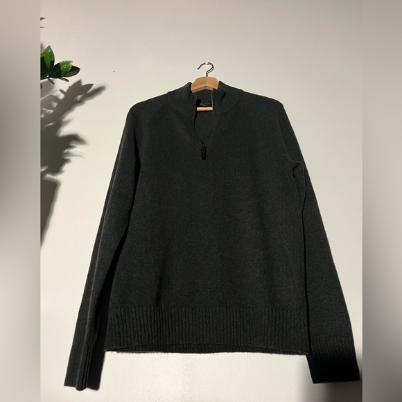 Banana republic men’s medium green cotton sweater - Picture 6 of 7